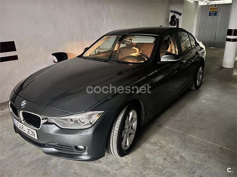 Gris / plata Usado 2015 BMW 318 Berlina | 12.900 € (Buen precio) - Imagen 1/4