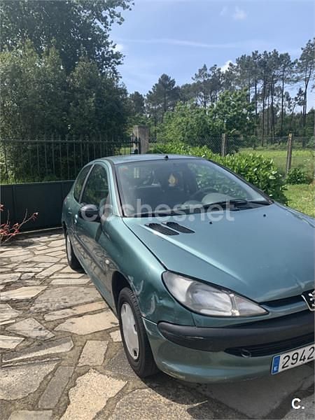Usado Peugeot 206 75 CV (55 kW) 2000 Verde Berlina