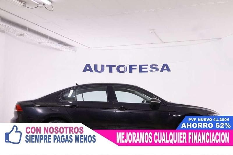 Usado VW Passat 150 CV (110 kW) 2020 Berlina