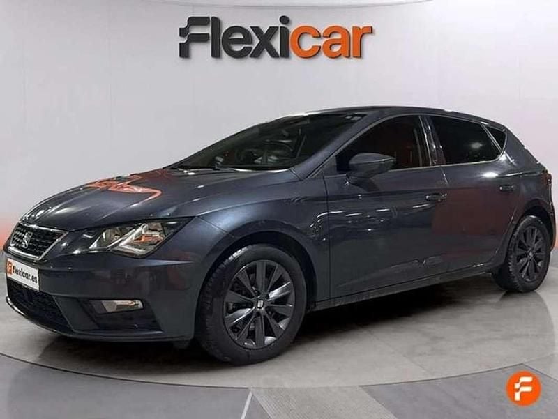 Usado Seat Leon ST Style 131 CV (96 kW) 2020 Gris Familiar
