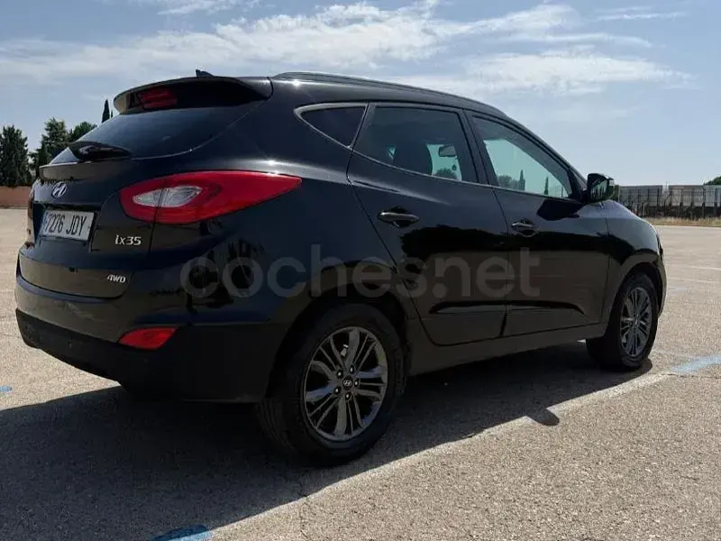 Usado Hyundai ix35 136 CV (100 kW) 2015 Negro SUV