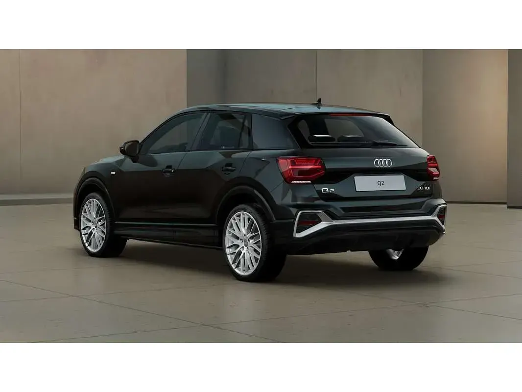 Usado Audi Q2 116 HP (85 kW) 2023 Preto SUV