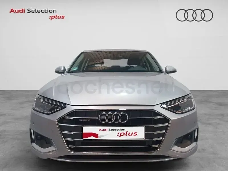 Usado Audi A4 Advanced Plus 204 CV (150 kW) 2023 Gris / plata Berlina