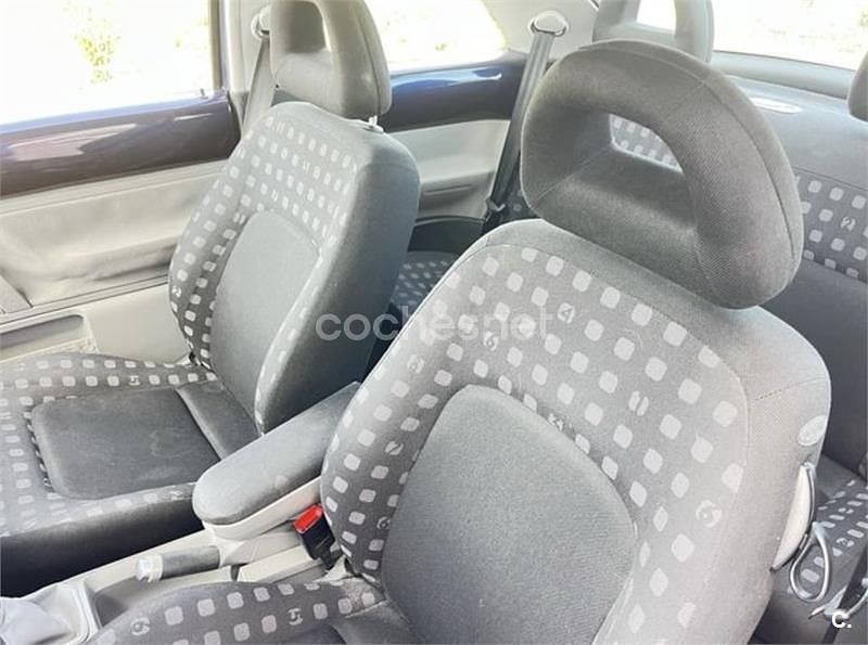 Usado VW New Beetle 102 CV (75 kW) 2002 Azul Utilitario