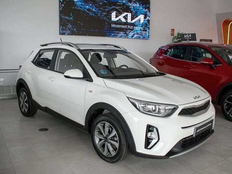 Usado Kia Stonic 100 CV (73 kW) 2024 Blanco SUV