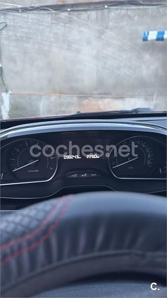 Usado Peugeot 2008 Active 82 HP (60 kW) 2017 Vermelho SUV
