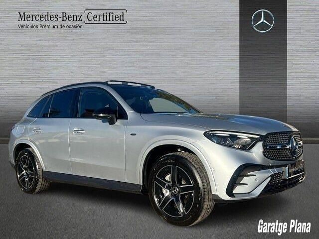 Usado Mercedes GLC300e 313 CV (230 kW) 2025 Plata hightech
