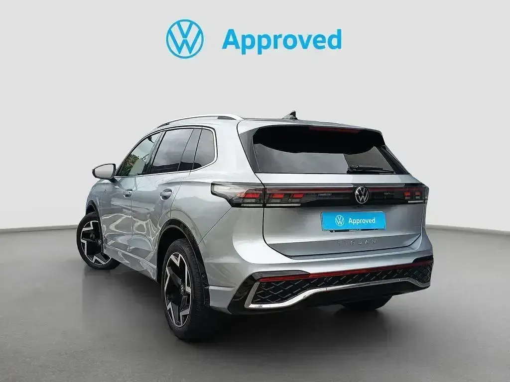 Usado VW Tiguan R-line 150 CV (110 kW) 2025 Gris SUV