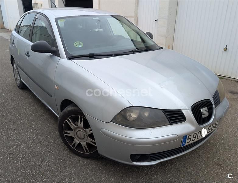 Gris / plata Usado 2008 Seat Ibiza Reference Berlina | 3995 € (Buen precio) - Imagen 1/4