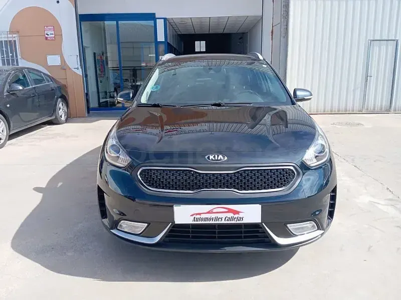 Usado Kia Niro 141 CV (103 kW) 2019 Verde SUV