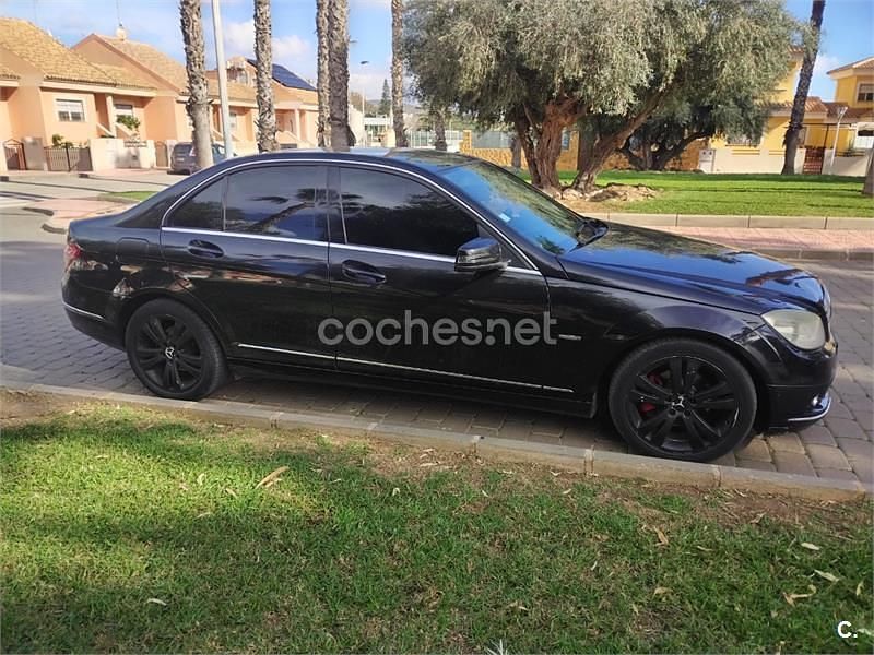 Usado Mercedes C200 Avantgarde 122 CV (89 kW) 2008 Negro Berlina