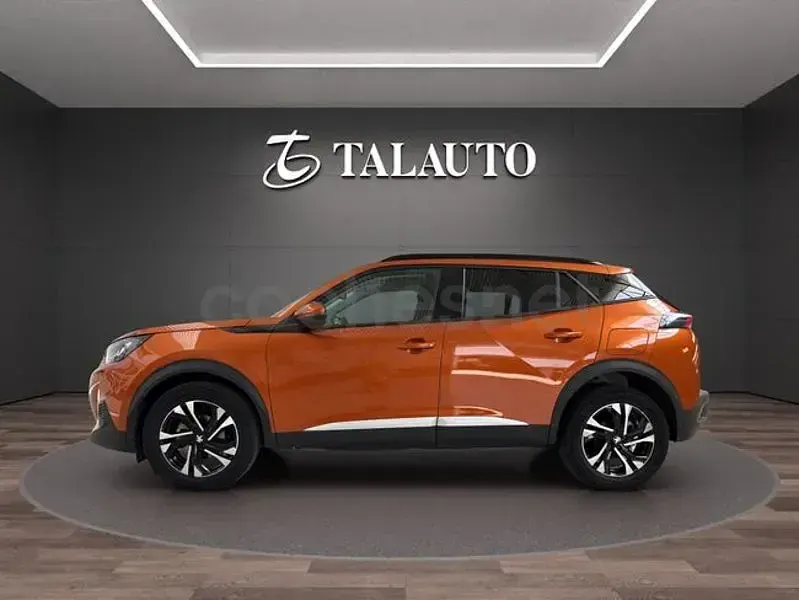 Usado Peugeot 2008 Allure 110 CV (80 kW) 2021 Naranja SUV