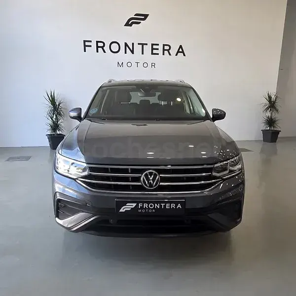 Usado VW Tiguan Allspace Life 150 CV (110 kW) 2022 Gris / plata SUV