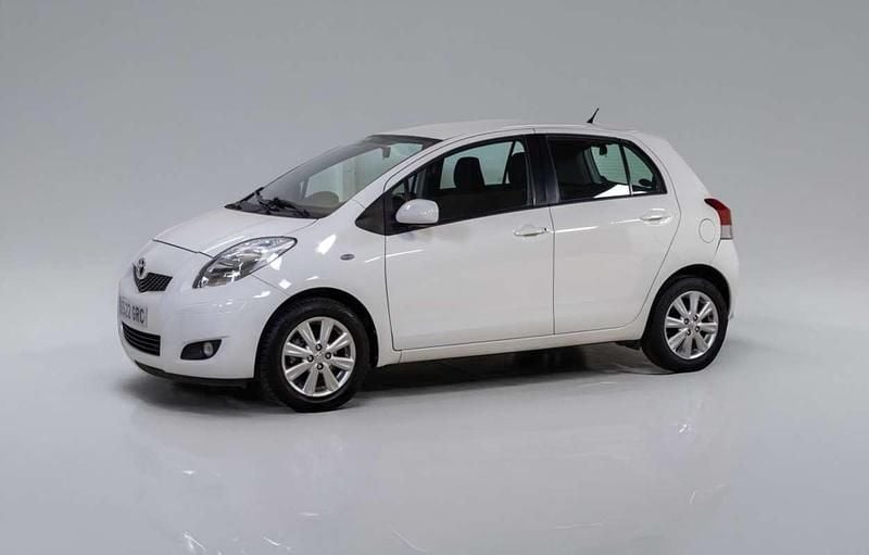 Usado Toyota Yaris 101 CV (74 kW) 2009 Blanco Utilitario