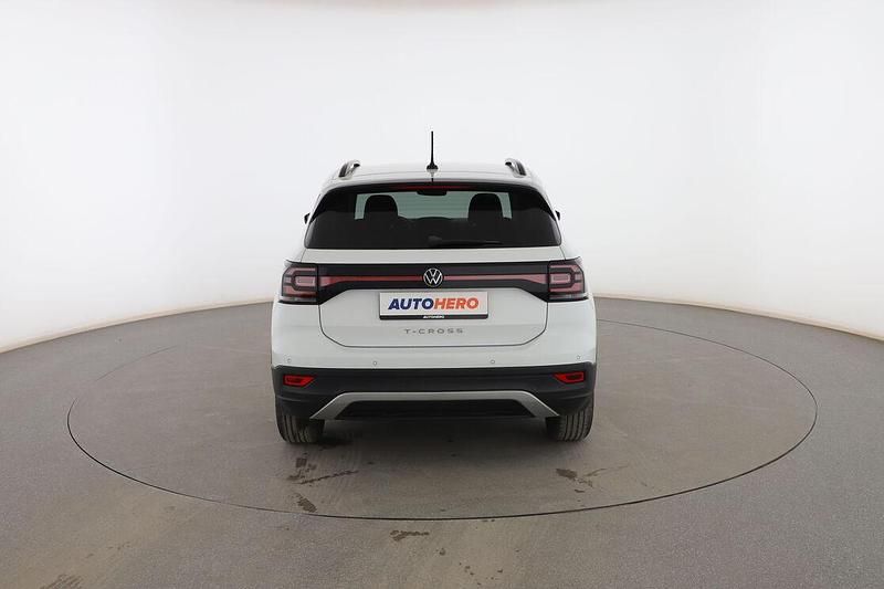 Usado VW T-Cross Advance 110 CV (80 kW) 2022 Blanco SUV