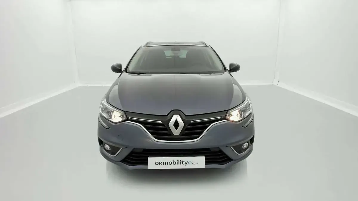 Begagnad Renault Mégane IV Intens 116 HK (85 kW) 2020 Silver Halvkombi
