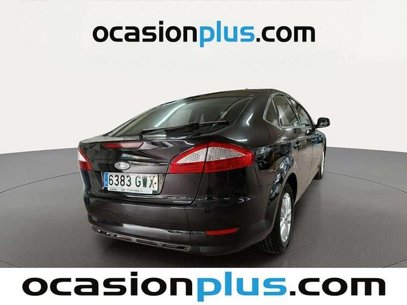 Usado Ford Mondeo Trend 140 CV (102 kW) 2010 Negro Berlina