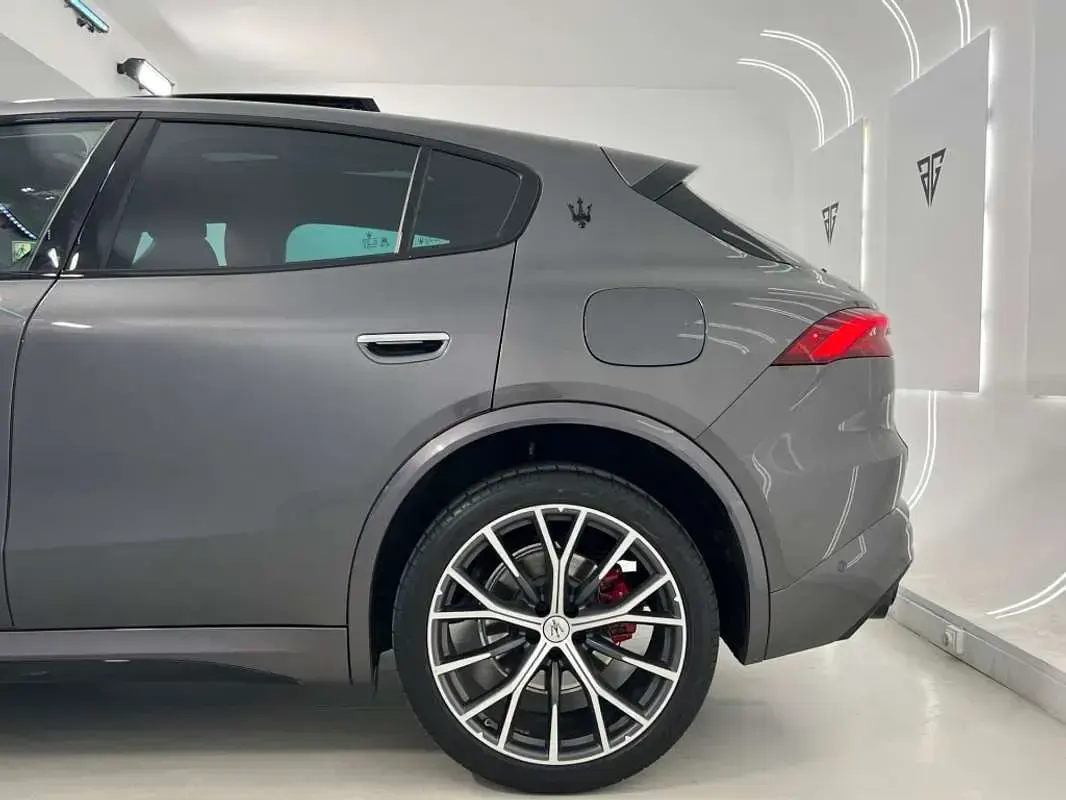 Usado Maserati Grecale 330 CV (242 kW) 2024 Gris SUV