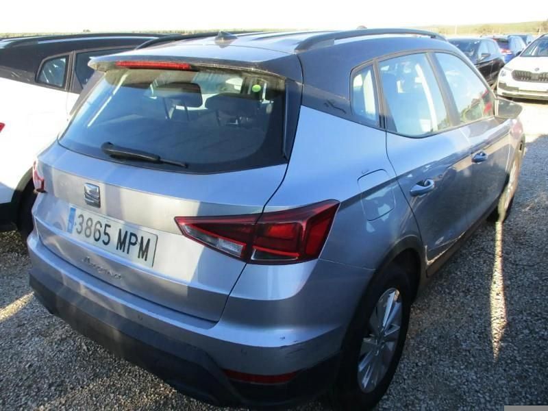 Usado Seat Arona Style 115 CV (84 kW) 2024 Gris/plata SUV