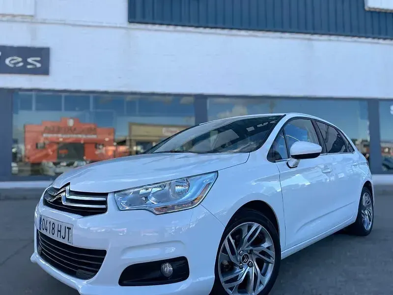 Usado Citroën C4 120 CV (88 kW) 2013 Blanco Berlina