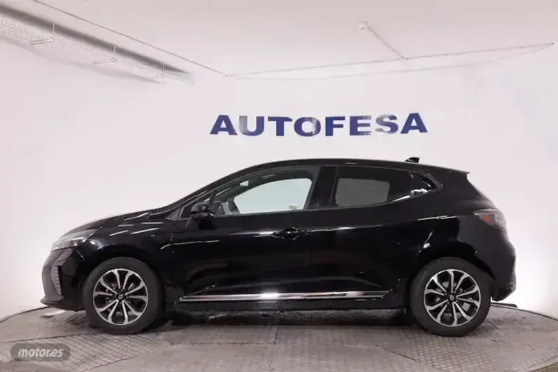 Usado Renault Clio Techno 90 CV (66 kW) 2025 Negro Utilitario
