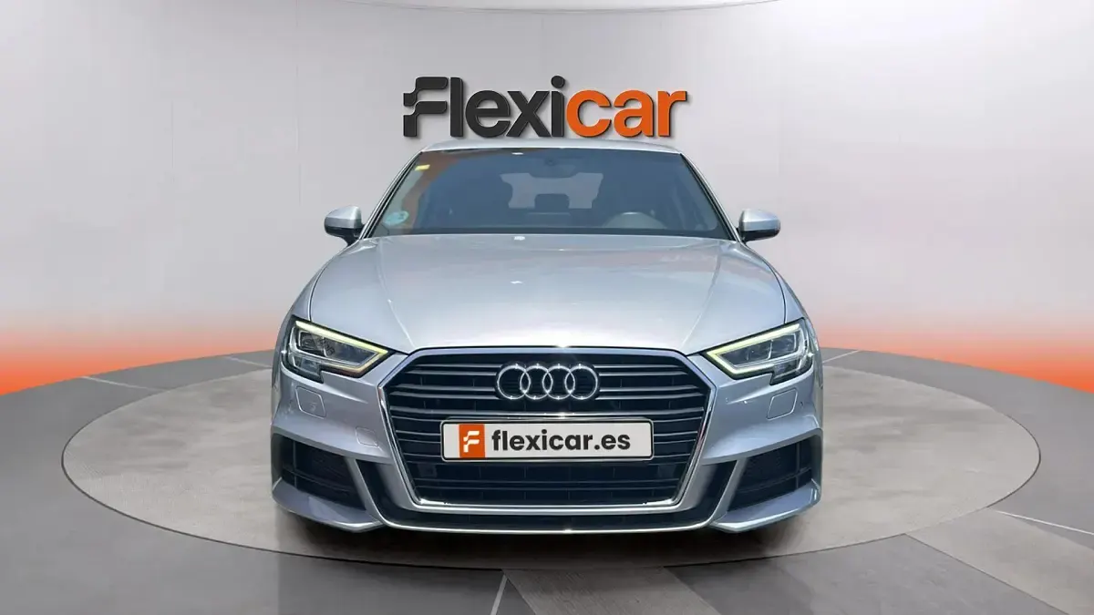 Usado Audi A3 Premium 116 CV (85 kW) 2018 Gris Berlina