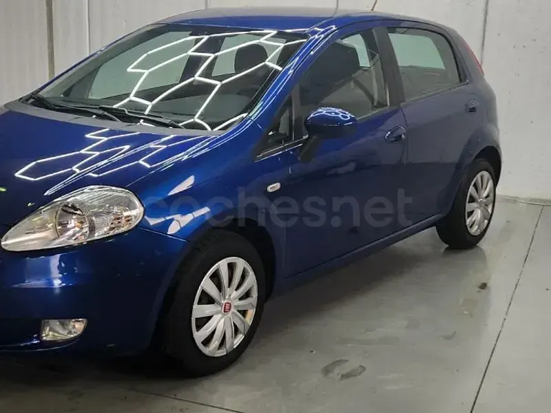 Usado Fiat Grande Punto Dynamic 77 CV (56 kW) 2006 Azul Utilitario