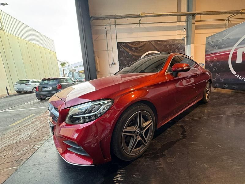 Usado Mercedes C220 194 CV (142 kW) 2021 Rojo Coupe
