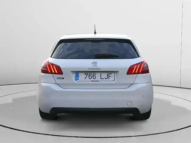 Usado Peugeot 308 Allure 130 CV (95 kW) 2020 Blanco