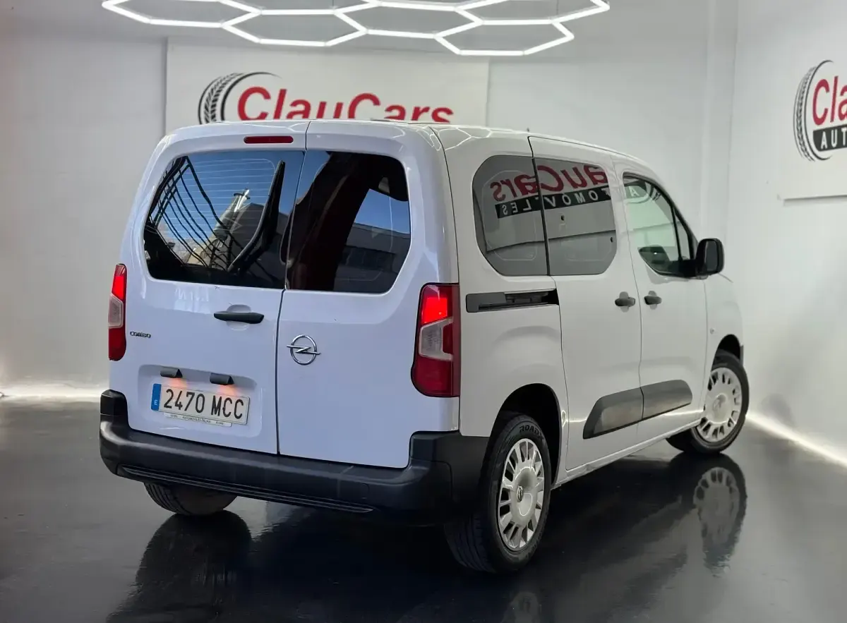 Usado Opel Combo Life Business Edition 100 CV (73 kW) 2022 Blanco