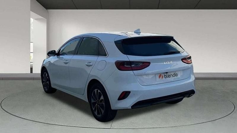 Usado Kia Ceed 101 CV (74 kW) 2025 Blanco Utilitario