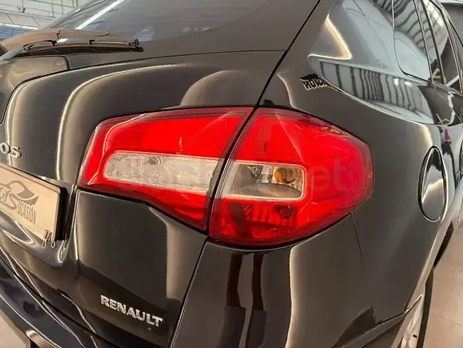 Usado Renault Koleos Privilege 175 CV (128 kW) 2010 Negro SUV