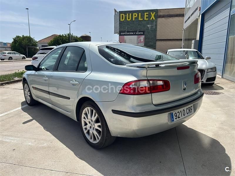 Usado Renault Laguna II Privilege 150 CV (110 kW) 2004 Gris / plata Berlina