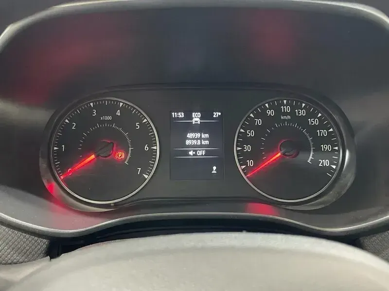 Usado Dacia Sandero Essentiel 91 CV (66 kW) 2021 Rojo Berlina