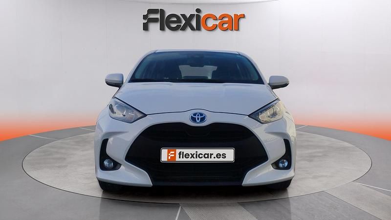 Usado Toyota Yaris Hybrid Business Edition 116 CV (85 kW) 2021 Blanco Utilitario