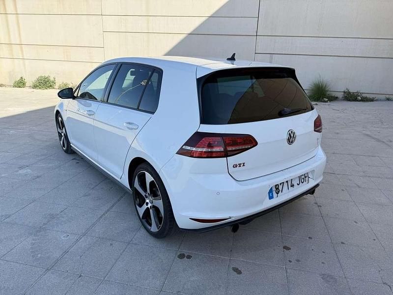 Usado VW Golf VII GTI 230 CV (169 kW) 2015 Blanco Utilitario
