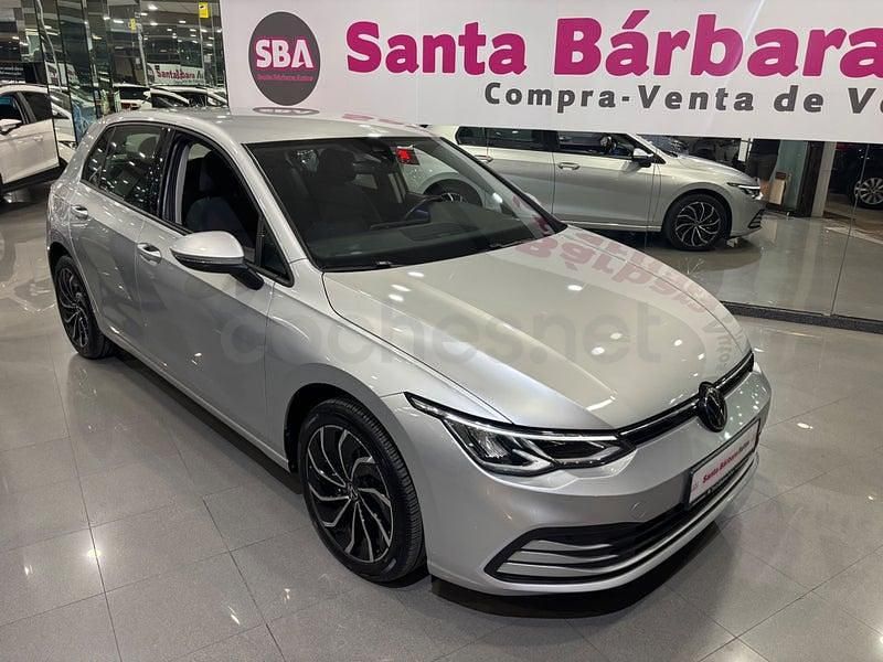 Usado VW Golf VIII Life 115 CV (84 kW) 2022 Gris / plata Berlina