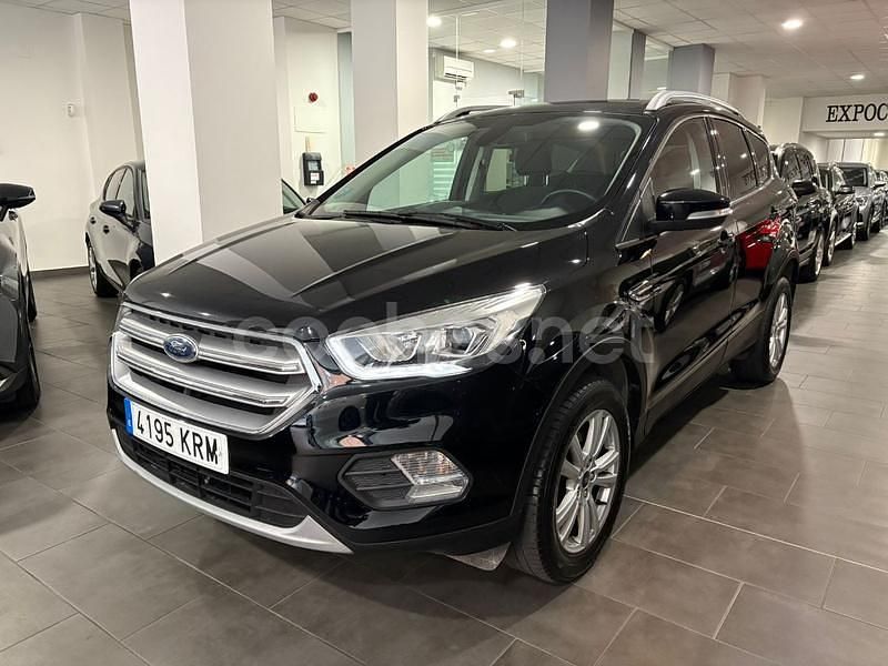 Usado Ford Kuga Trend 120 CV (88 kW) 2018 Negro SUV
