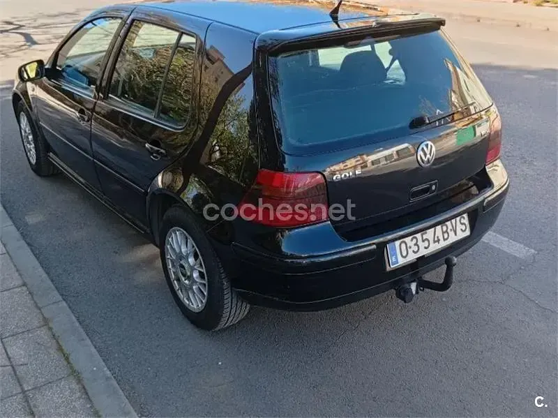 Usado VW Golf IV Highline 130 CV (95 kW) 2002 Negro Familiar