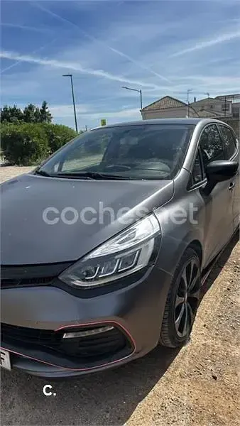 Usado Renault Clio IV Dynamique 90 CV (66 kW) 2013 Gris / plata Berlina