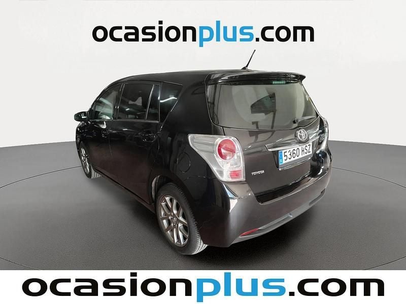 Usado Toyota Verso Advance 132 CV (97 kW) 2013 Gris Monovolumen