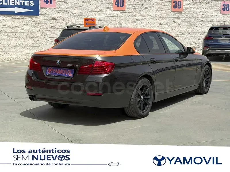 Usado BMW 520 Comfort Edition 190 CV (139 kW) 2017 Naranja Berlina