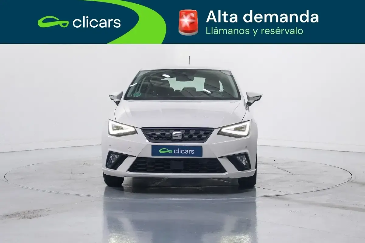 Usado Seat Ibiza Style 110 CV (80 kW) 2022 Blanco Utilitario