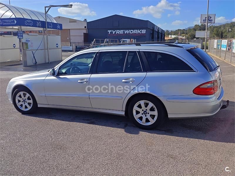 Usado Mercedes E220 Elegance 170 CV (125 kW) 2008 Gris / plata Familiar