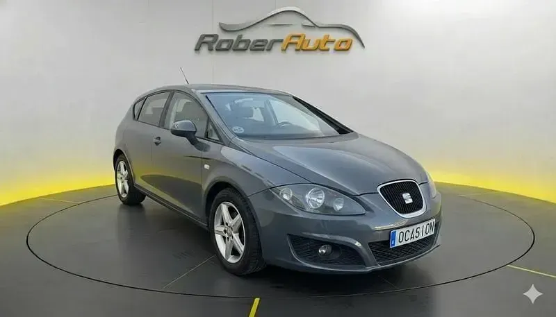 Usado Seat Leon Ecomotive 105 CV (77 kW) 2010 Negro Utilitario