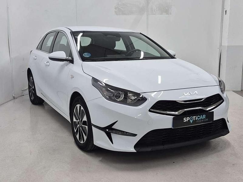 Usado Kia Ceed 101 CV (74 kW) 2025 Blanco Utilitario