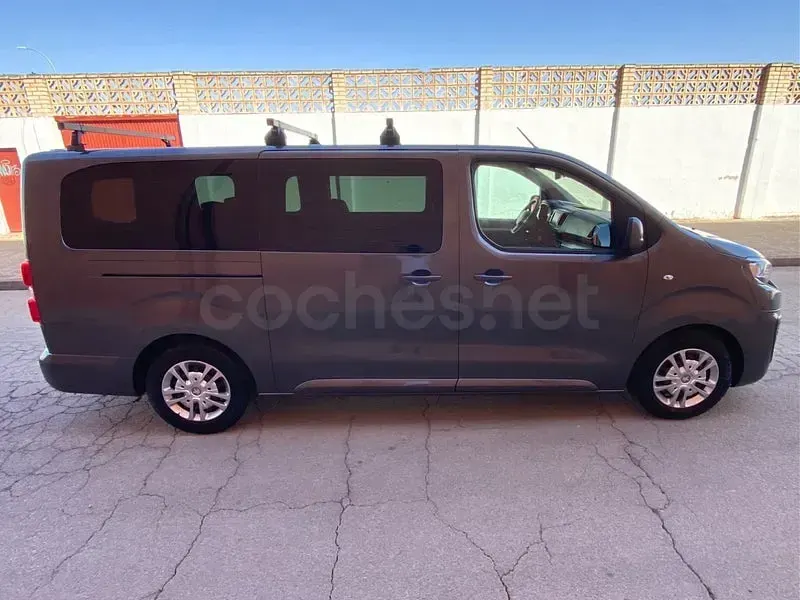 Usado Peugeot Traveller Allure 150 CV (110 kW) 2018 Gris / plata Monovolumen