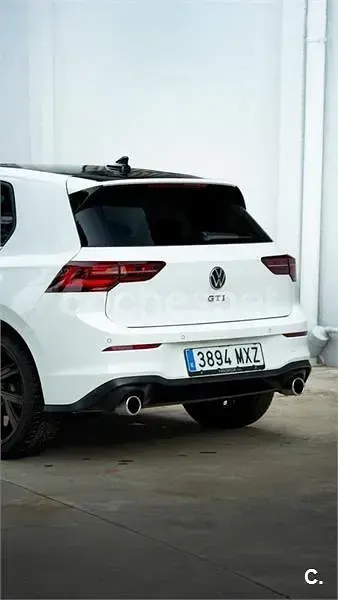 Usado VW Golf VIII GTI 245 CV (180 kW) 2021 Blanco Berlina