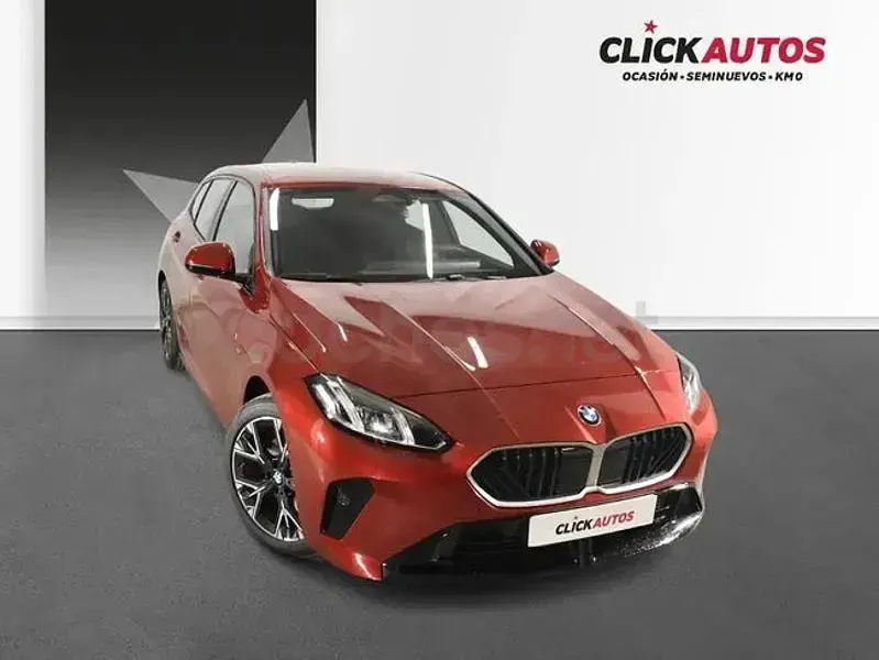 Usado BMW 116 Shadowline 122 CV (89 kW) 2025 Rojo Utilitario