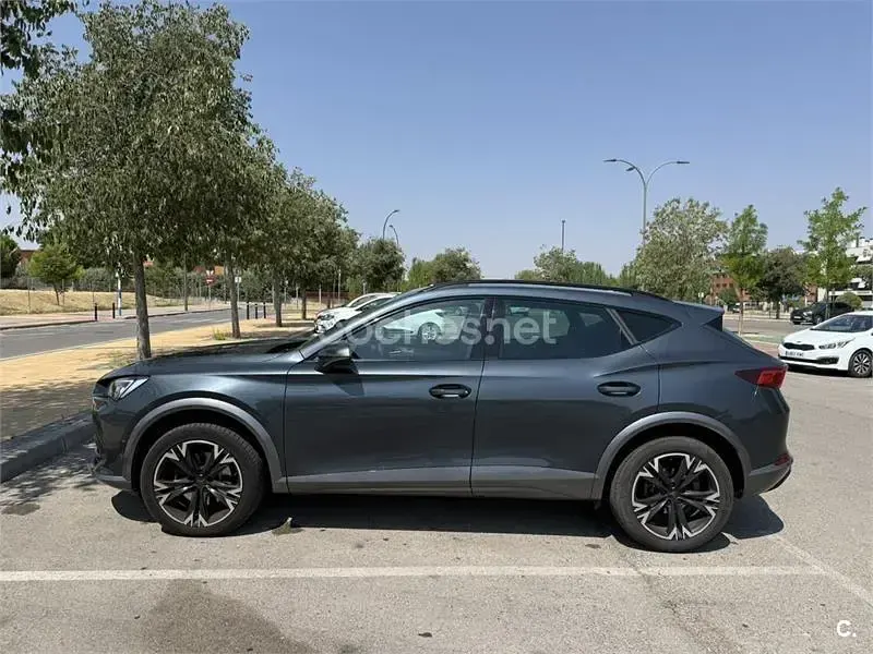 Usado Cupra Formentor 190 CV (139 kW) 2022 Gris / plata SUV